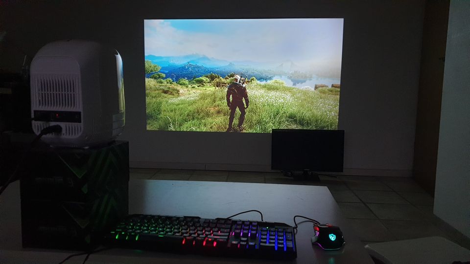 GAMER PC i7 SET mit LED-Beamer! Zocken wie im Kino! STARTKLAR! in Gütersloh