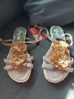 Sandalen mit Blumen Young Spirit Größe 39 neu mit Etikett Nordrhein-Westfalen - Heinsberg Vorschau