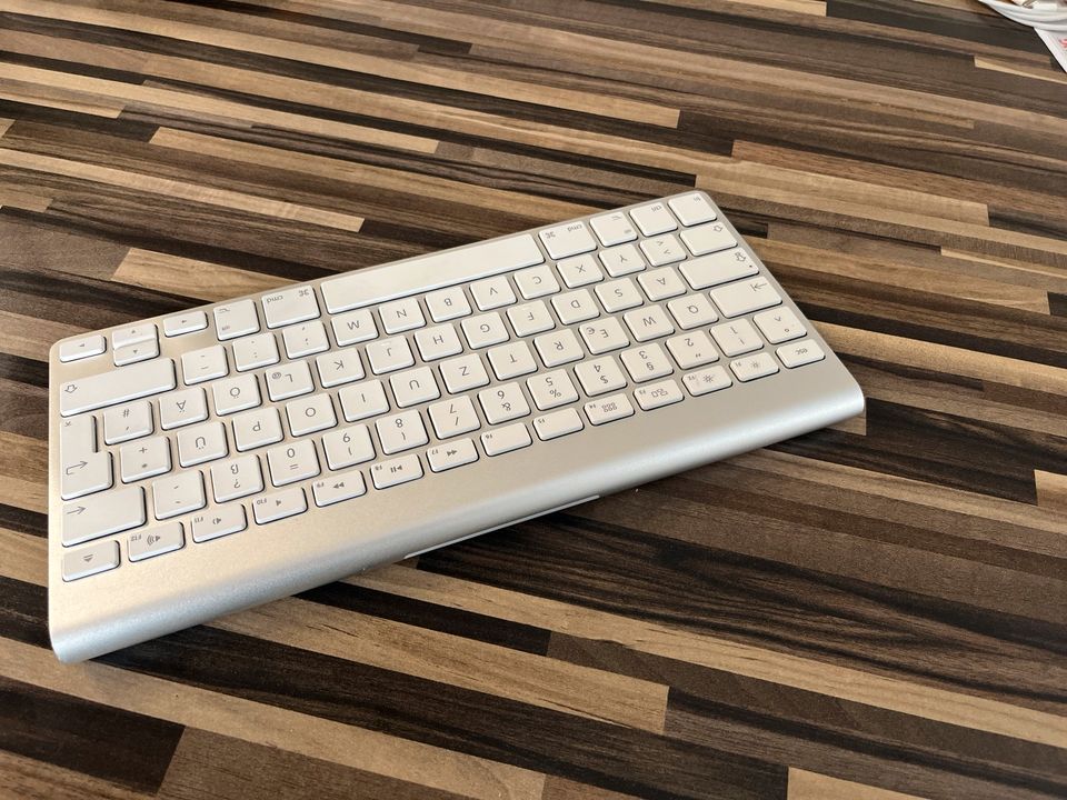 Original Apple Magic Keyboard Tastatur Bluetooth in Zeesen
