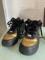 Schwarz goldene DIY Nike Air Force 1 high top Größe 37,5 5y Brandenburg - Schildow Vorschau