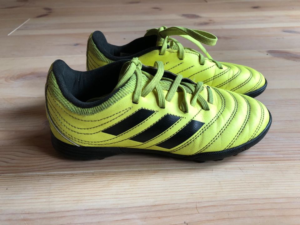 Fußballschuhe Adidas Copa Kunstrasen Gr 32 in Berlin