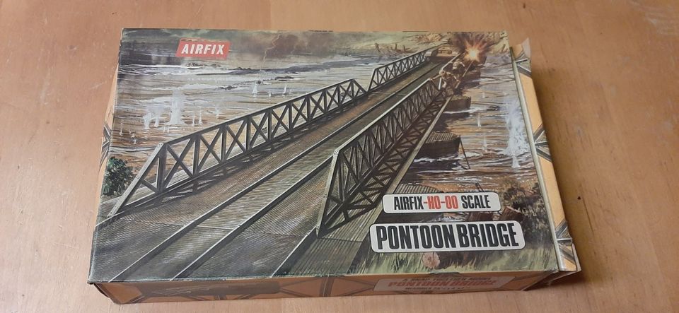 AIRFIX H0 00 SCALE, PONTOON BRIDGE, CAT N. 1708 in OVP in Eschwege