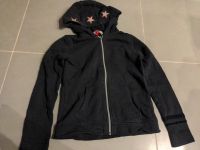 S. Oliver Sweatjacke Hoodie Sterne 152 Samt Glitzer Bayern - Hohenpeißenberg Vorschau