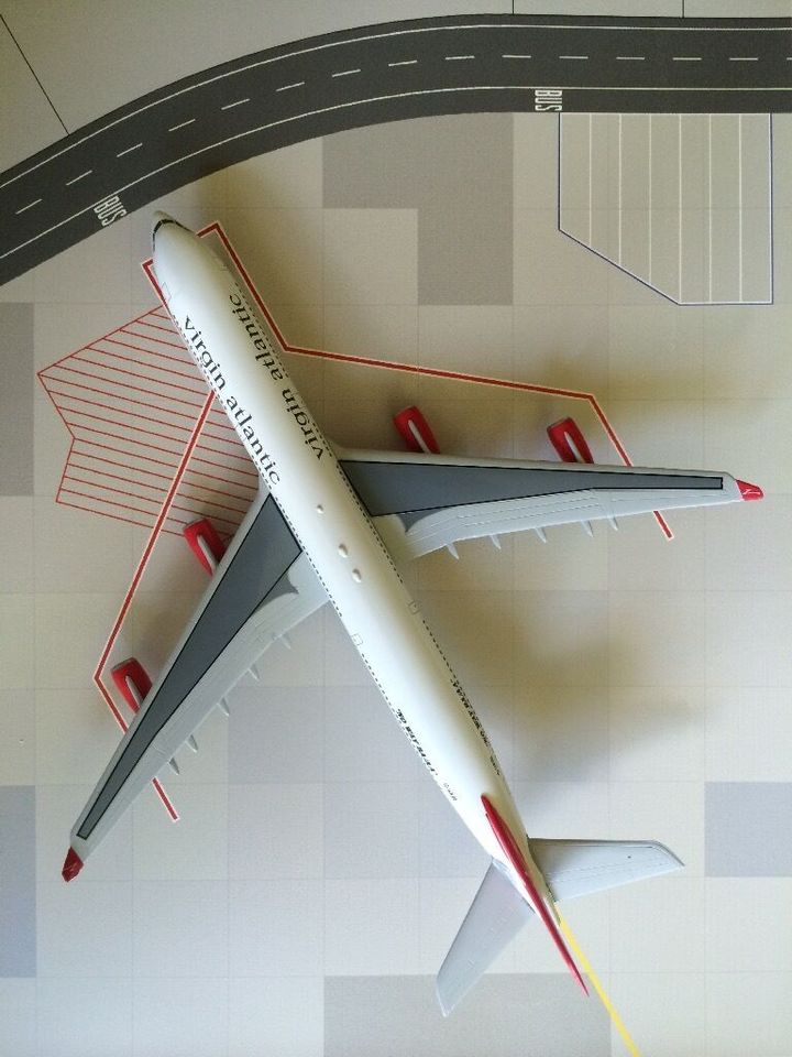 HASEGAWA 1:400 - Airbus A340-311 