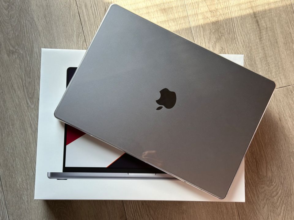 Apple MacBook Pro 16" M1 Max 2021 - 32 GB RAM, 1TB SSD, OVP in Rangsdorf