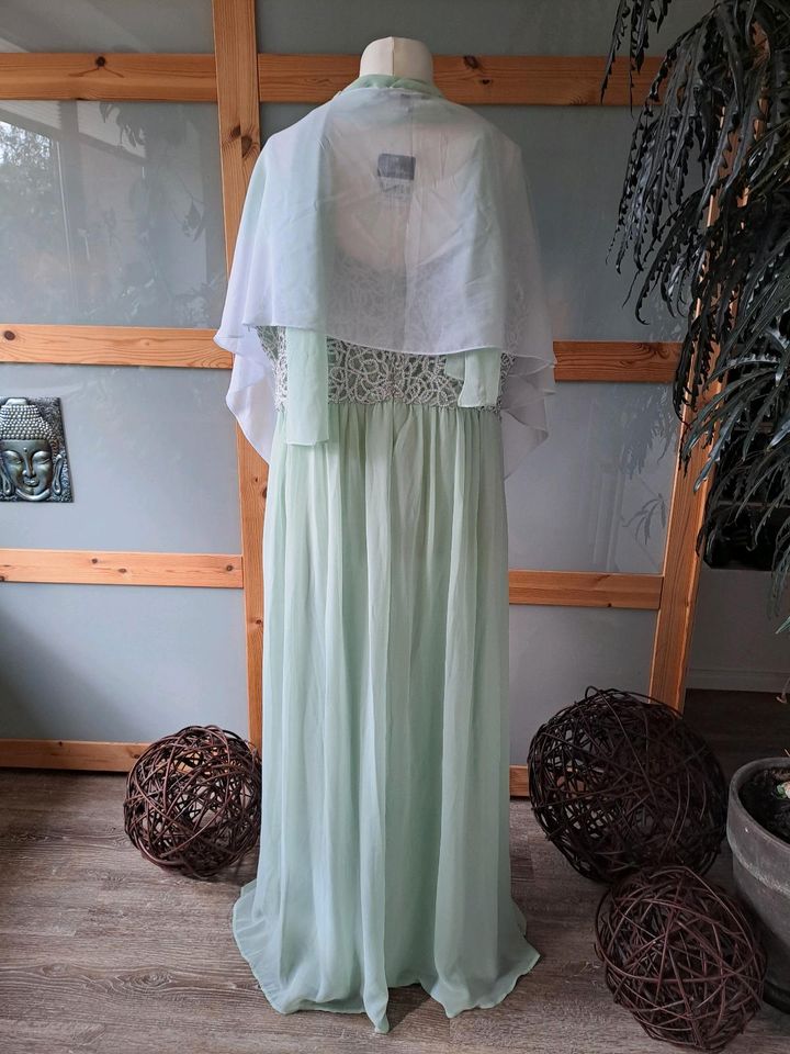 Superschönes mint farbenenes Abendkleid  Gr.50 in Lägerdorf