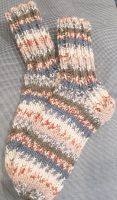 **Hobbystrickerin für handgestrickte Wollsocken** Nordrhein-Westfalen - Hamminkeln Vorschau