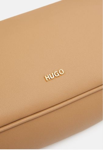 Hugo Boss Tasche Baguette Lexi wie NEU in Potsdam