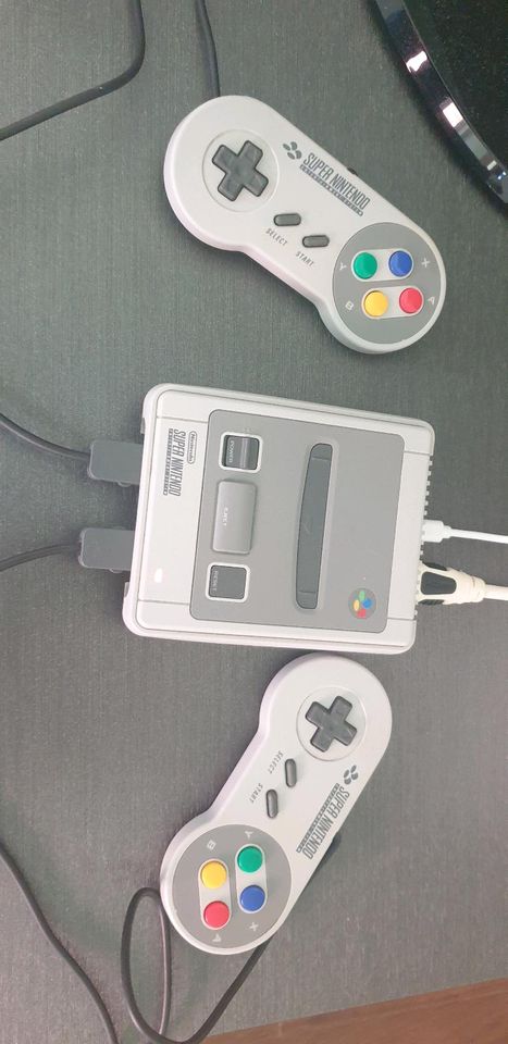 Super Nintendo Classic Mini Konsole mit 21 Spielen in Biberach an der Riß