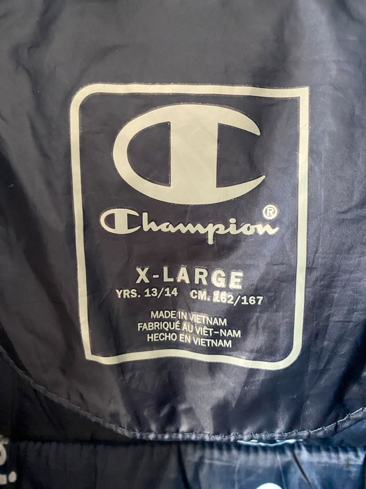 Champion Steppjacke Gr.162 in Brake (Unterweser)