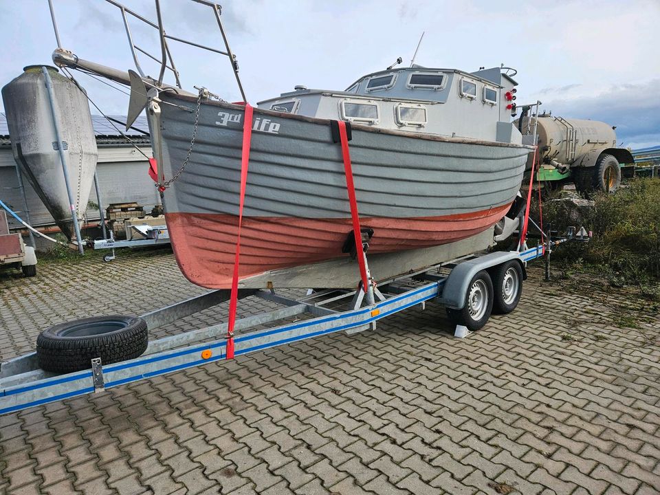 Boot mit Trailer/ Motorboot/ Diesel in Üxheim