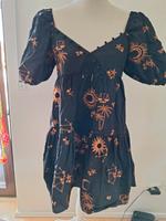 Süsses Kleid in Schwarz mit kupfer Motiven Puff Ärmel in Gr. 36 Baden-Württemberg - Rastatt Vorschau