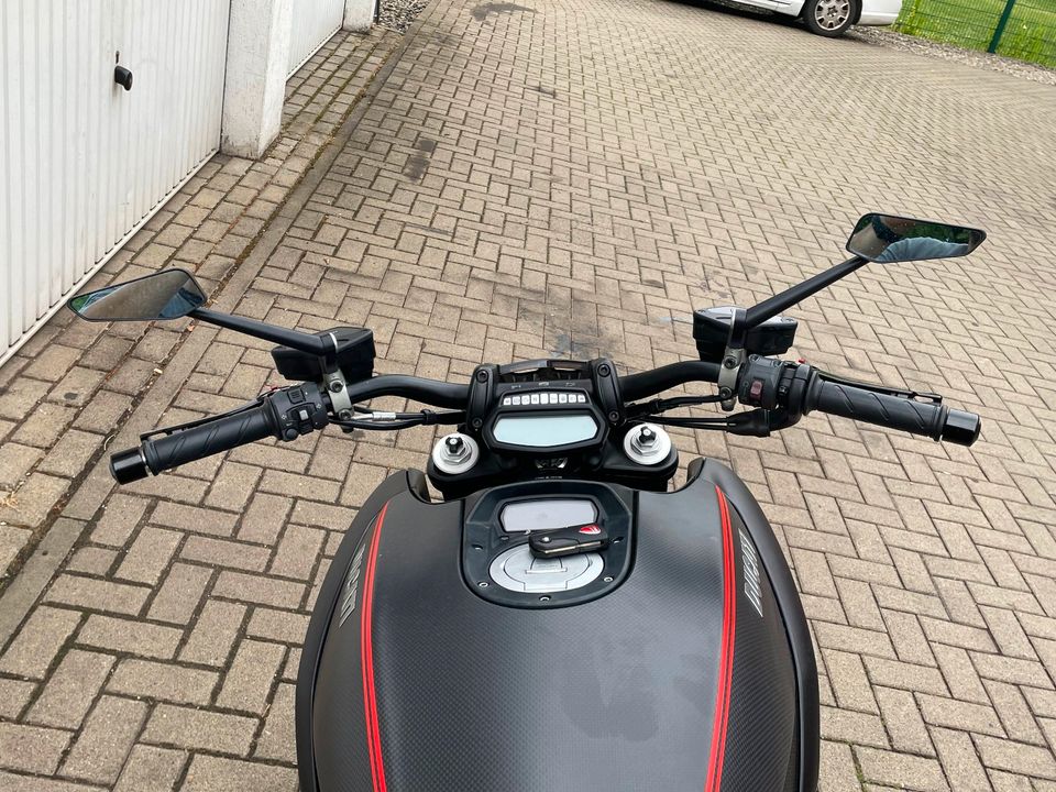 Ducati Diavel Carbon *155 PS/Rizoma/Remus* in Salzgitter
