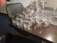 Diverse Gläser mit Silberrabd und Muster Nordrhein-Westfalen - Warendorf Vorschau