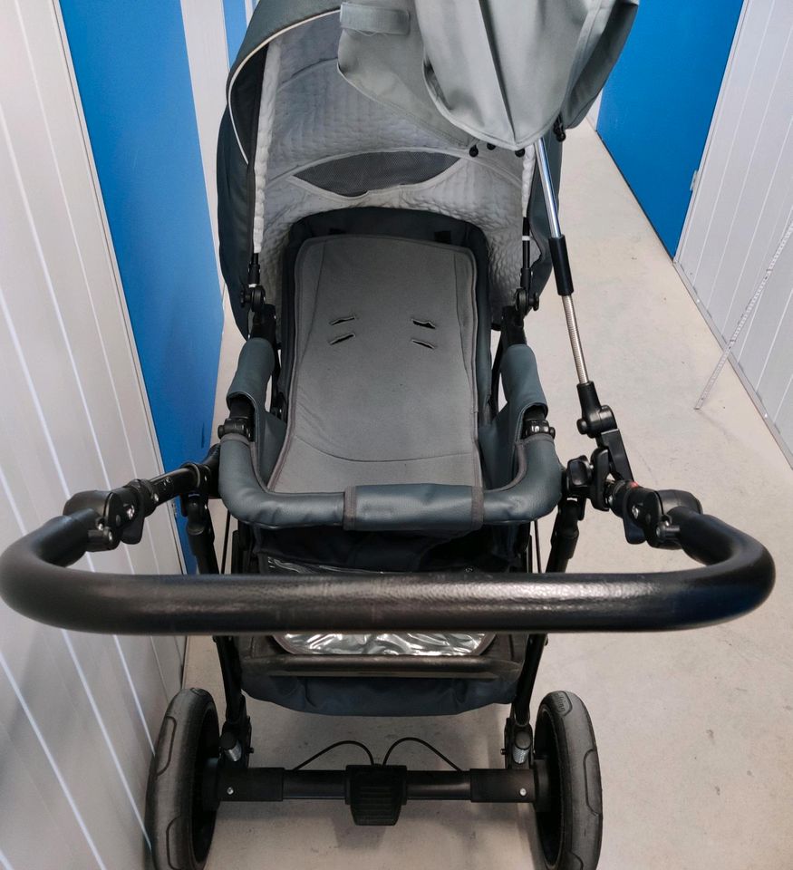 Kinderwagen, Kindersitz, Babywanne, Set in Berlin