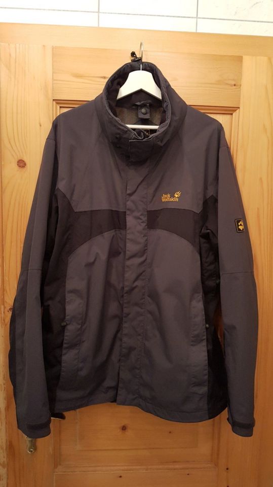 Jack Wolfskin Jacke Gr. XL Grau Schwarz in Warngau