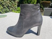 Högl, Stiefeletten, kaum getragen, dunkelsilber, Gr. 38 München - Sendling-Westpark Vorschau