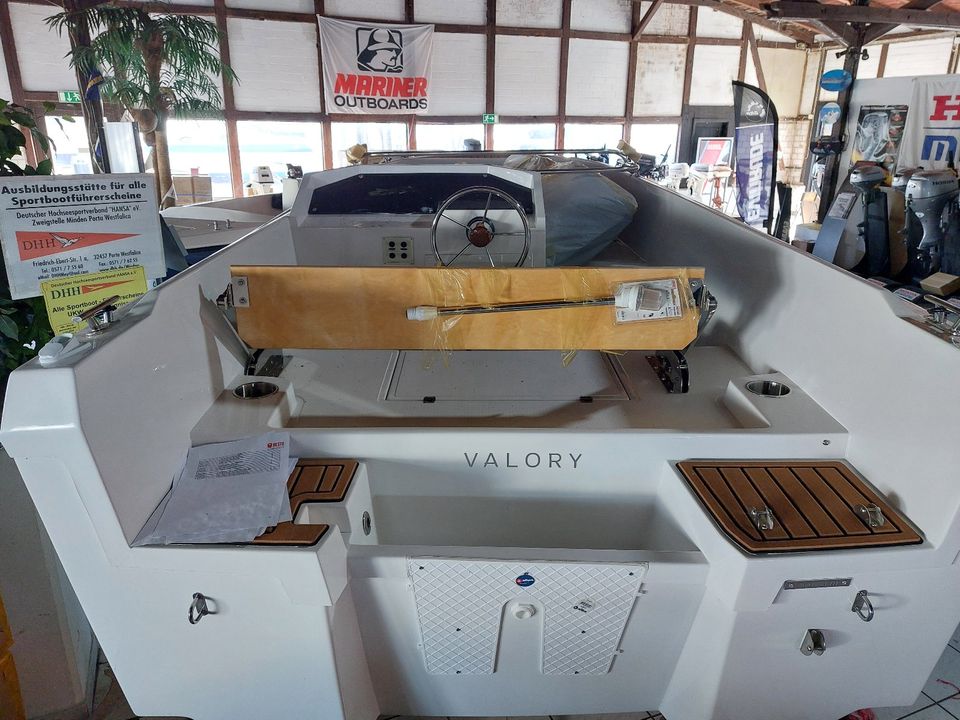 Sportboot Valory V495 Premium NEU in Minden