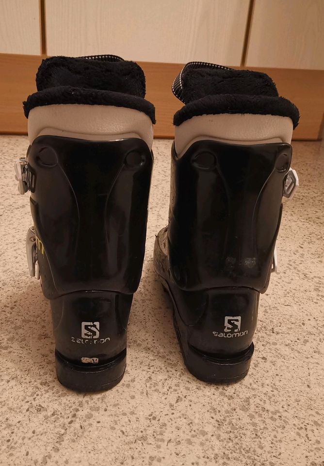 Salomon Skistiefel Skischuhe 23 23,5 in Vaterstetten