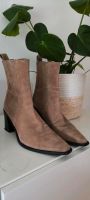 Zara Boots Stiefeletten mit Absatz Cowboy Gr. 39 Wildleder Rheinland-Pfalz - Mudersbach Vorschau