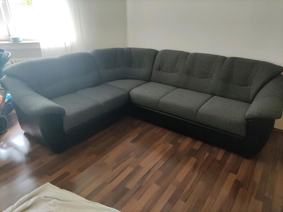 Couch schwarz/grau in Duisburg