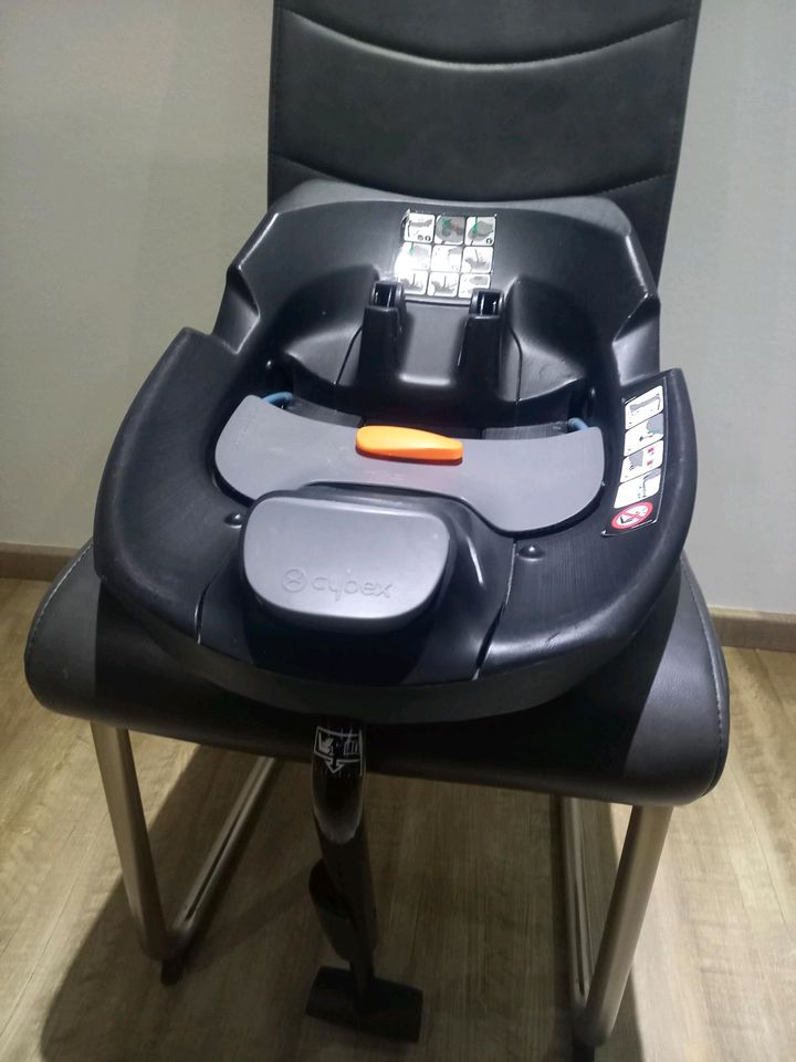 Babyschale Cybex Qlaud Q (mit Liegefunktion) + ISOFIX-Base in Burglauer