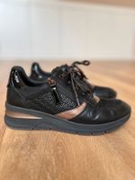 Tamaris schwarze Sneaker Damen Schürschuhe Gr. 41 Niedersachsen - Helvesiek Vorschau