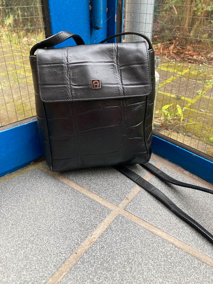 Aigner Vintage Umhängetasche Leder schwarz in Lübeck