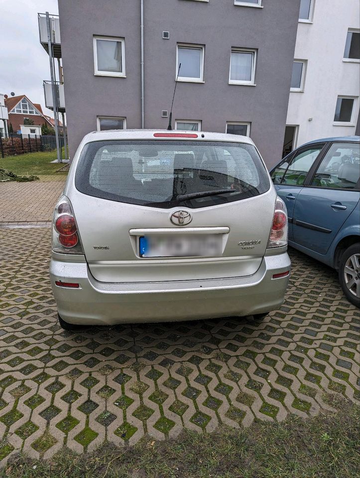 Toyota Corolla Verso 7sitze in Ronnenberg