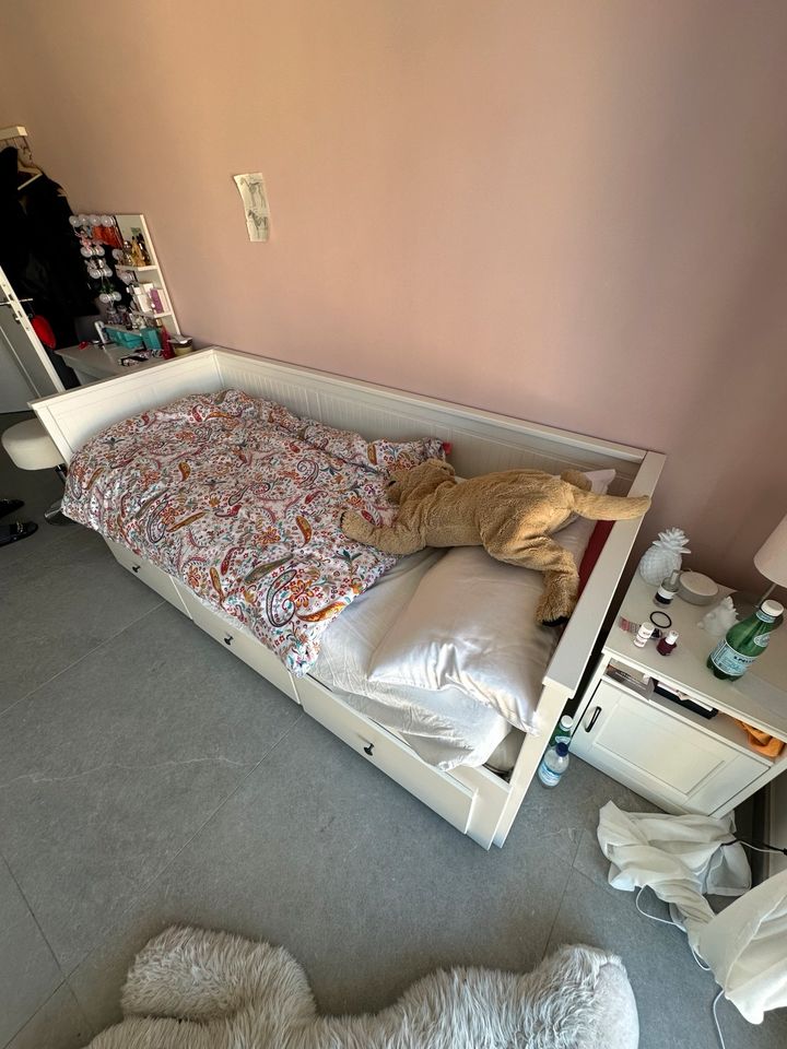 Ikea HEMNES Bett in Unterhaching