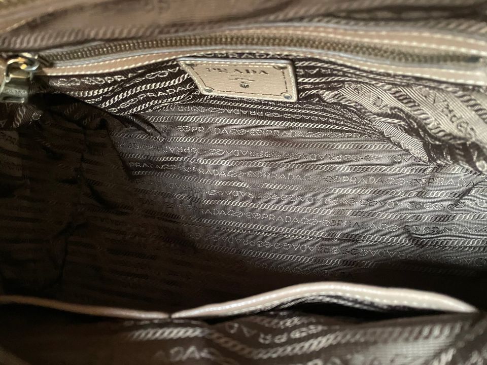 PRADA Handtasche Leder Taupe Original, sehr gepflegt in Lohmar