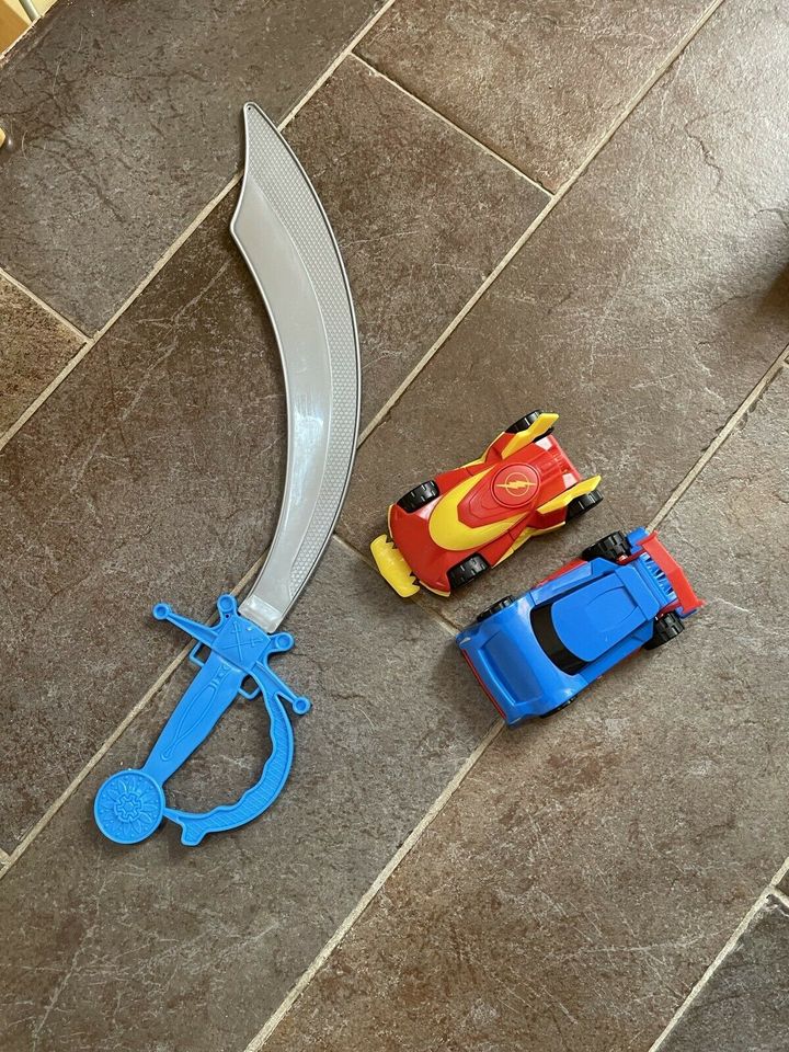 Bagger Autos / Werkzeug Set / Schwert Plastik in Baden-Württemberg -  Ludwigsburg, Weitere Spielzeug günstig kaufen, gebraucht oder neu
