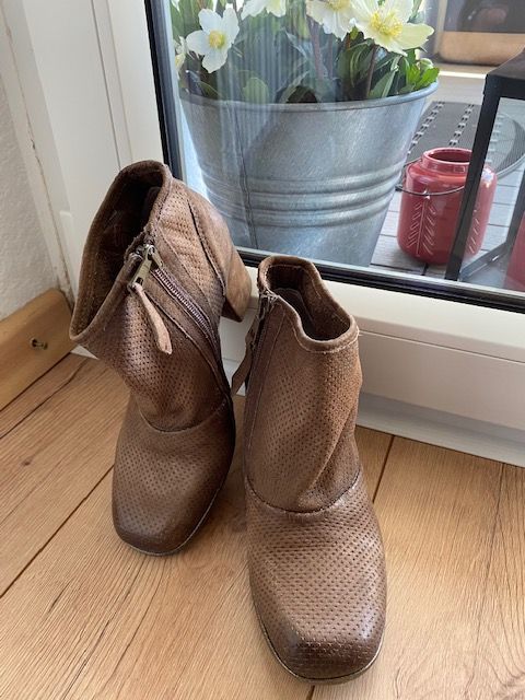 Mjus Stiefeletten Gr. 36 in Essen