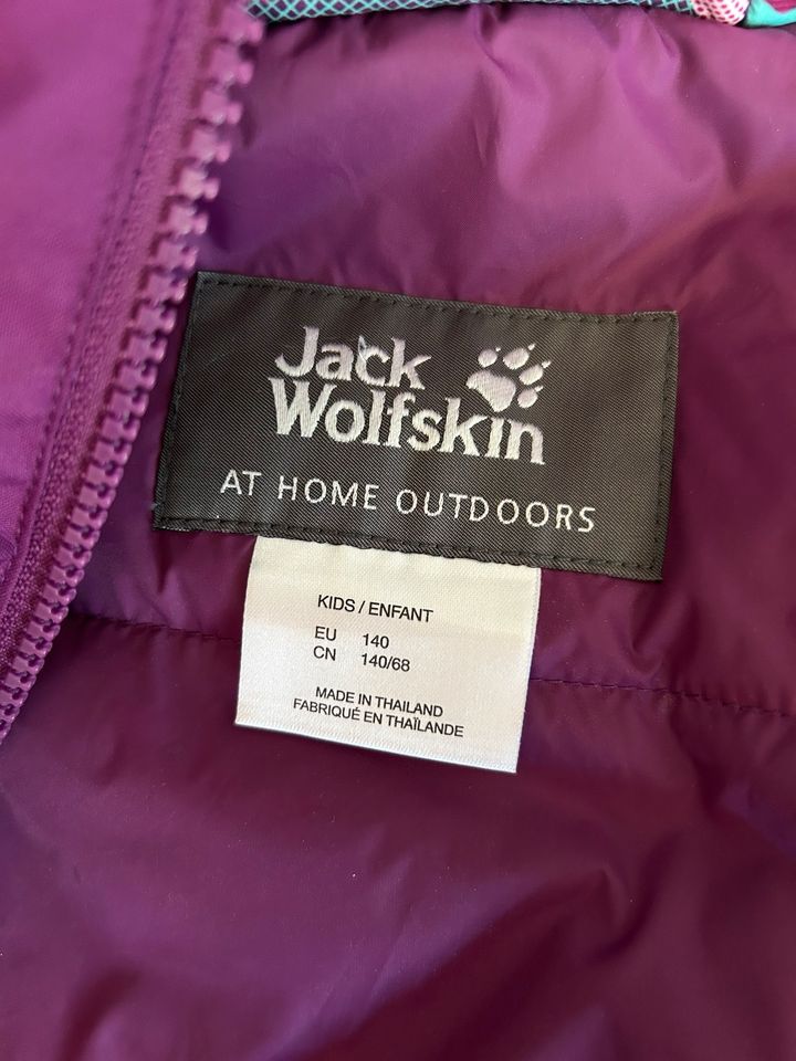Outdoor-Jacke Jack Wolfskin Größe 140 in Seevetal