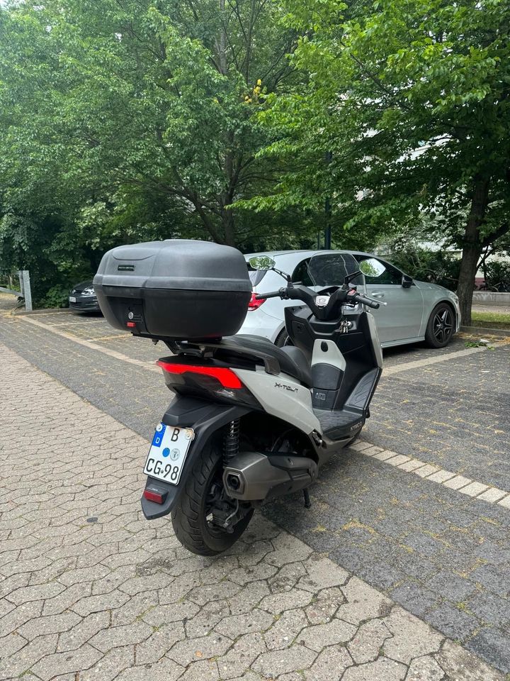 Kymco x-Town CT 300 mit Topcaise in Berlin