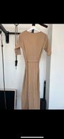 Beiges enges Kleid mit Gürtel Hessen - Kelsterbach Vorschau