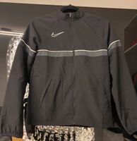 Nike Performance FUSSBALL ACADEMY - Trainingsjacke Größe 137-1.. Bayern - Augsburg Vorschau