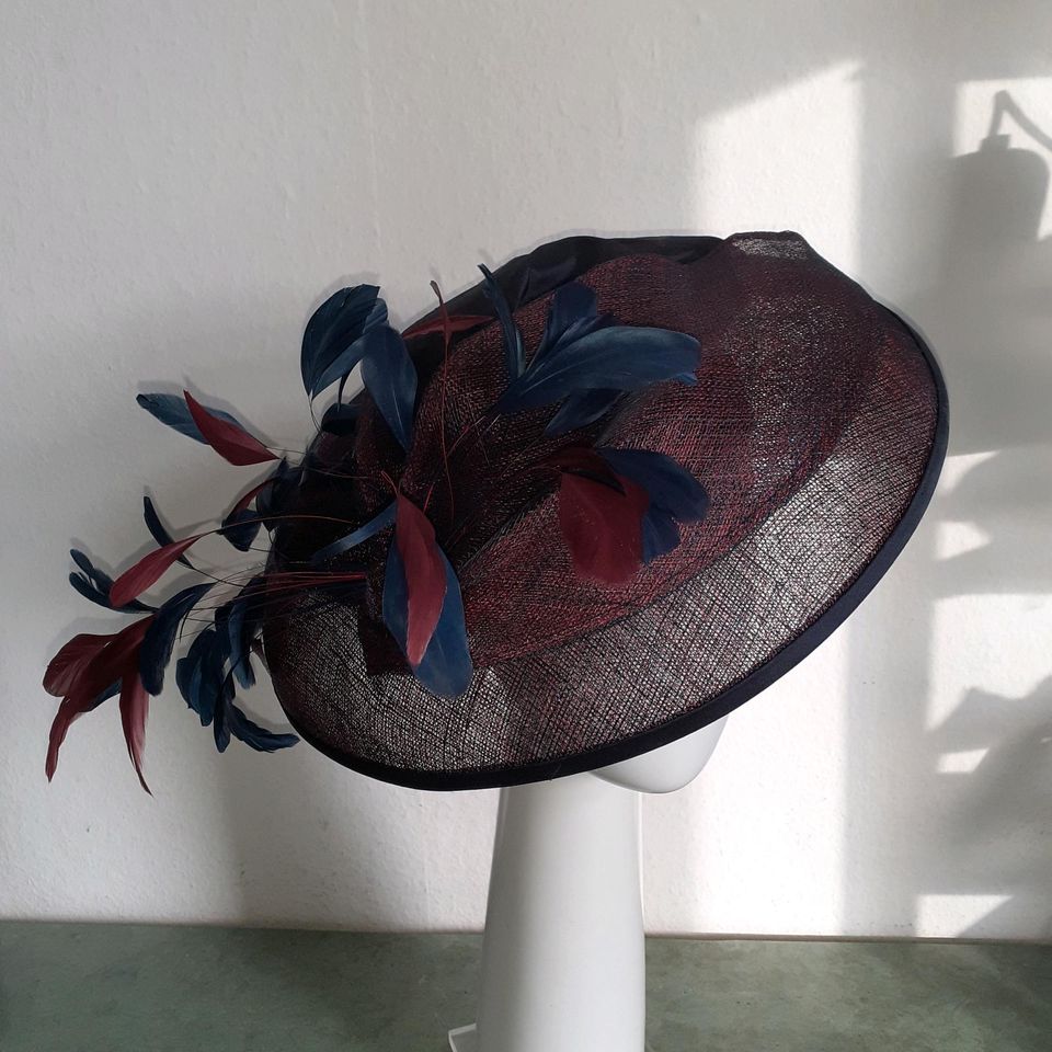 Sommerhut, Strohhut, Fascinator, Hochzeit, Sinamay, Modistin in Berlin