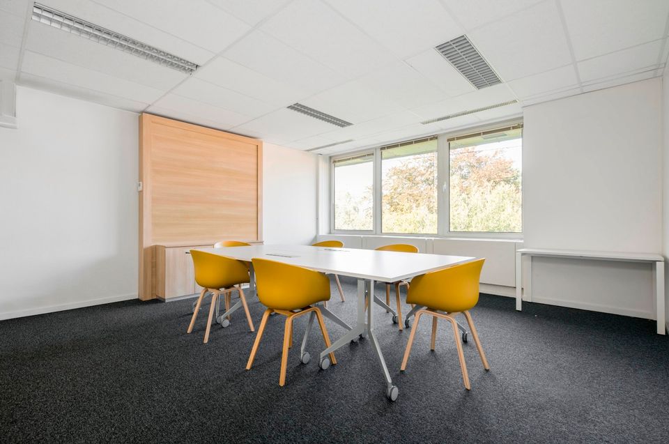 Privater Büroraum für 4 Personen in Regus Königsallee 92a in Düsseldorf