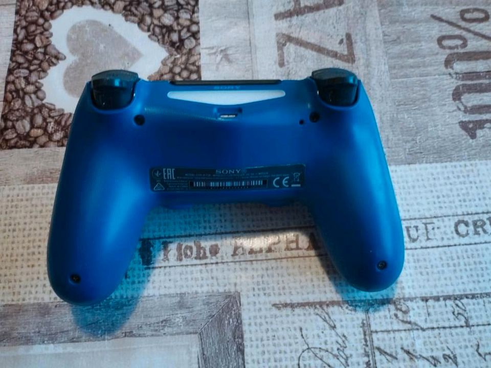 PlayStation 4 - DualShock 4 Wireless Controller Limited Edition " in Schalkenmehren