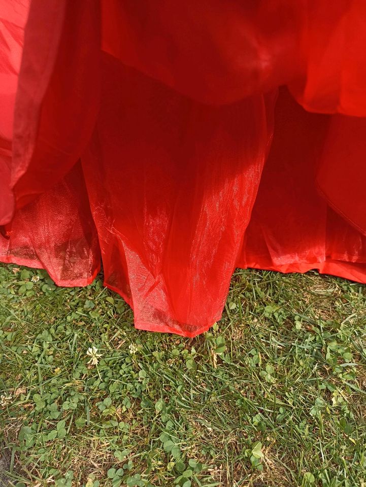 Rotes Kleid Brautkleid Partykleid Pailletten Schnürung in Berlin