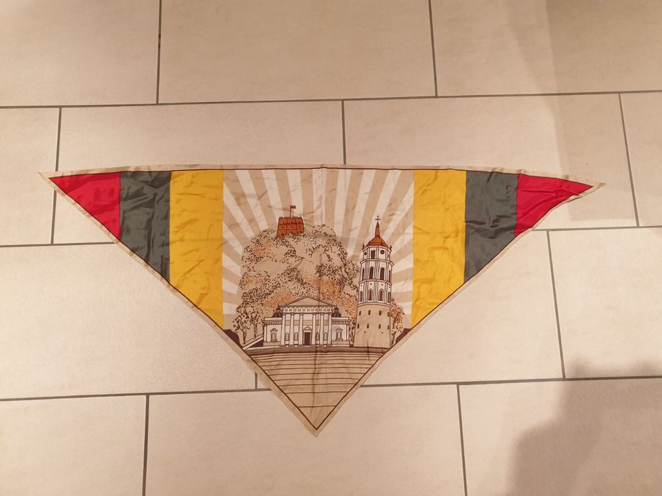 Dreiecks-Tuch aus Litauen mit der Kathedrale von Vilnius 130x62cm in Paderborn