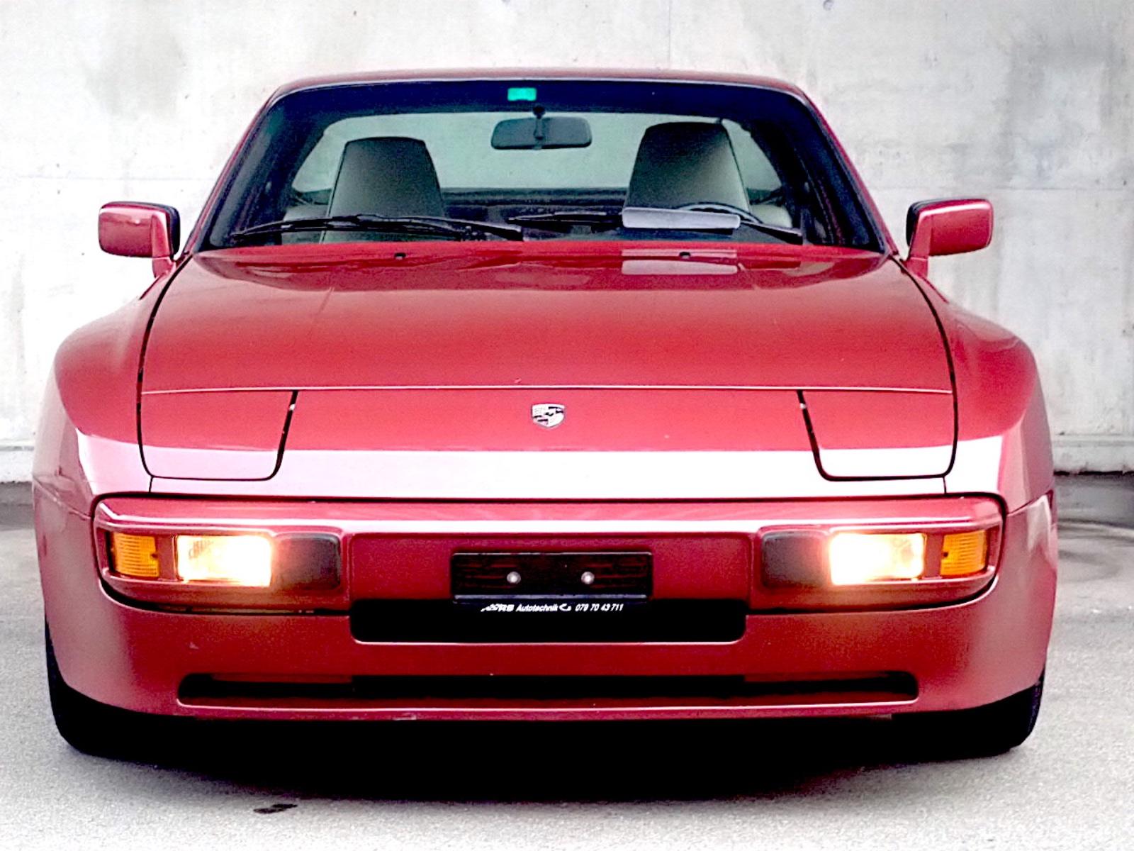 Abbildung des Autos Porsche 944, 1986, Grana…