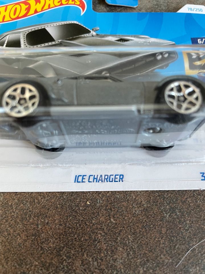 Hot Wheels Dodge Ice Charger Fast and Furious NEU OVP in Erfurt