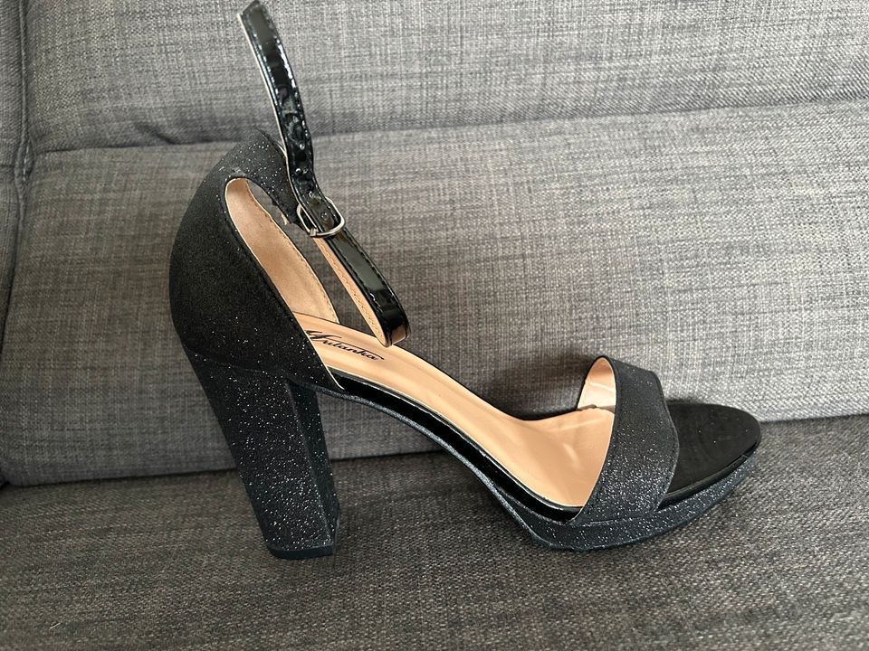 Schwarze Glitzer Pumps / Gr.38 in Olpe