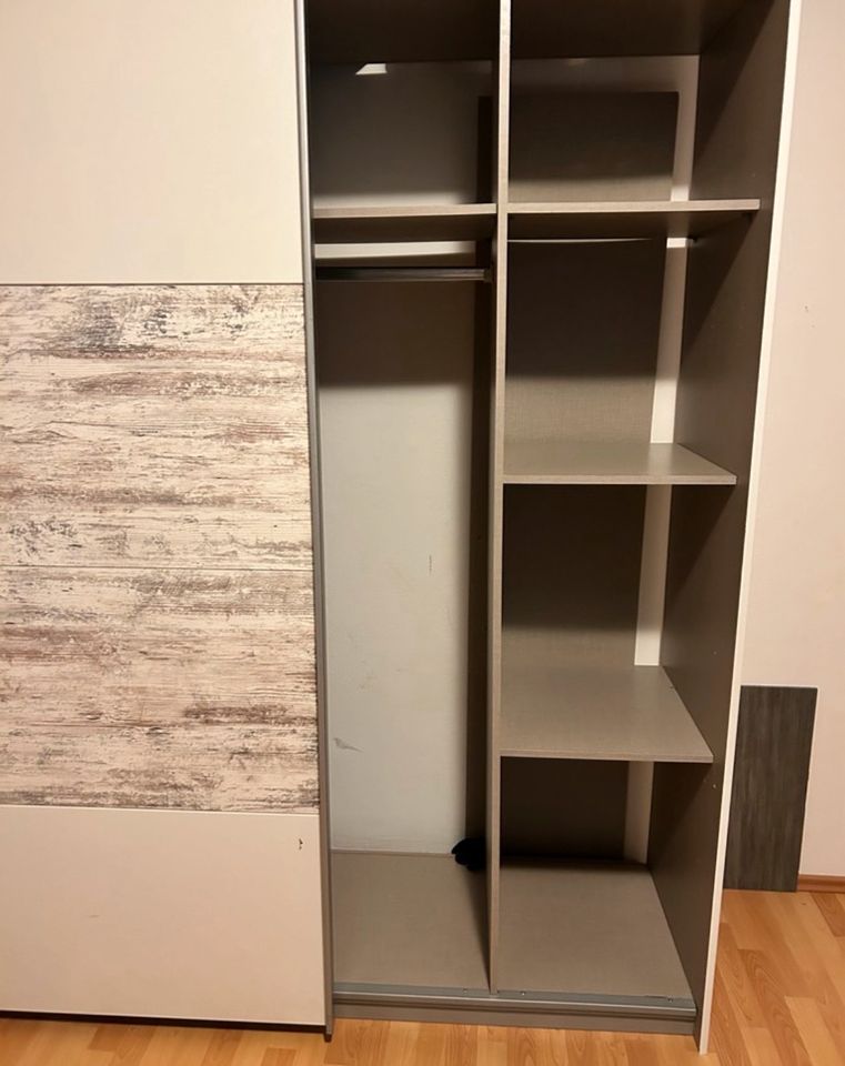 Schwebetürenschrank, mit Lieferung und Montage. in Markkleeberg