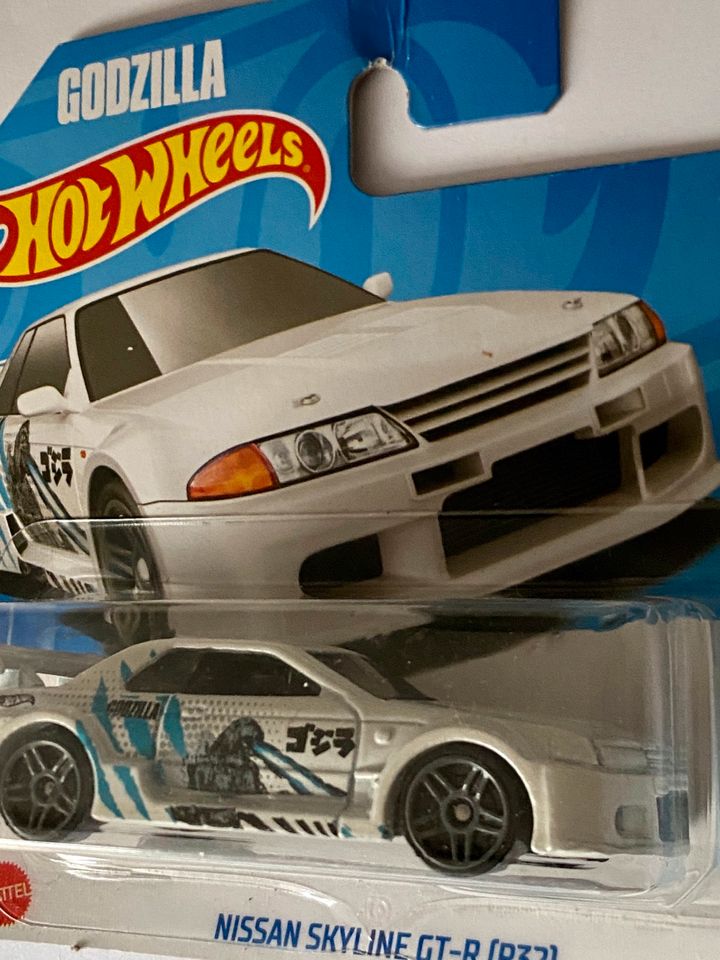 Hot Wheels Godzilla Nissan Skyline GT-R (R32) in Hamburg