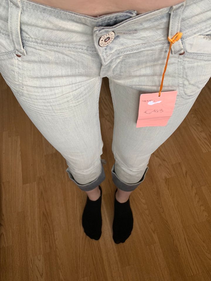 Außergewöhnliche Jeans von Pepe, Inch Größe 28 in Delingsdorf