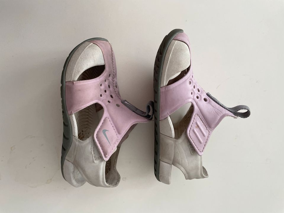 Nike Sommer Sandalen / Schuhe Kinder 22 in Berlin