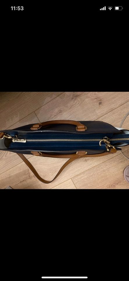Tasche Michael Kors Selma blau weiß braun in Bad Driburg